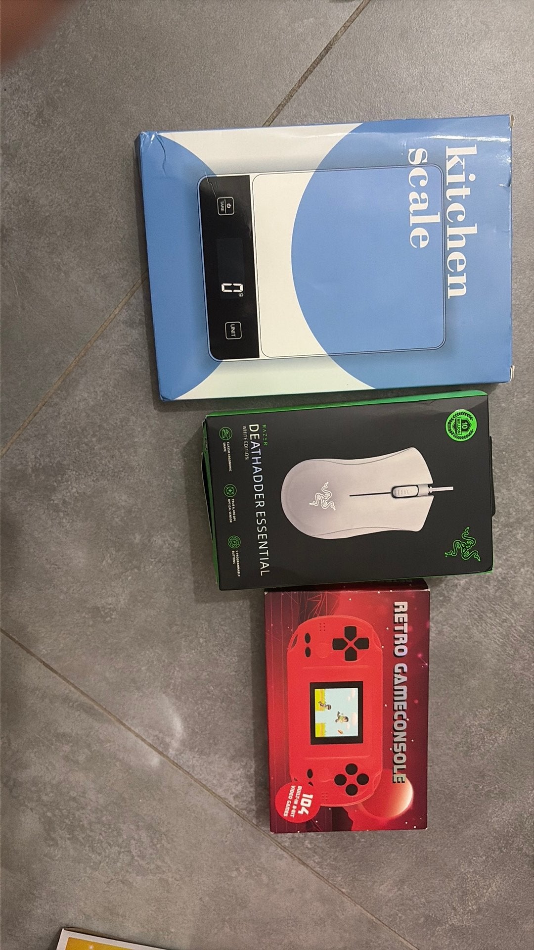 weegschaal, gamingmuis en game retro console, Games en Spelcomputers, Ophalen of Verzenden, Zo goed als nieuw