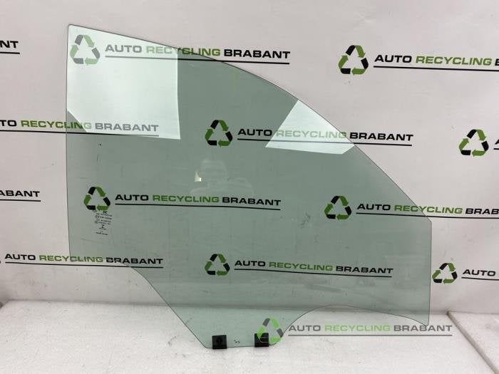 Vitre portière 4portes avant droite d'un Renault Twingo, -, 3 mois de garantie, Utilisé, -