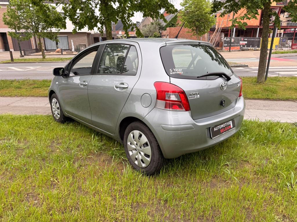 Toyota Yaris 1.3 Benzine Automaat -Slechts 07.000km, Autos, Toyota, Argent ou Gris, Achat, Entreprise, 5 portes