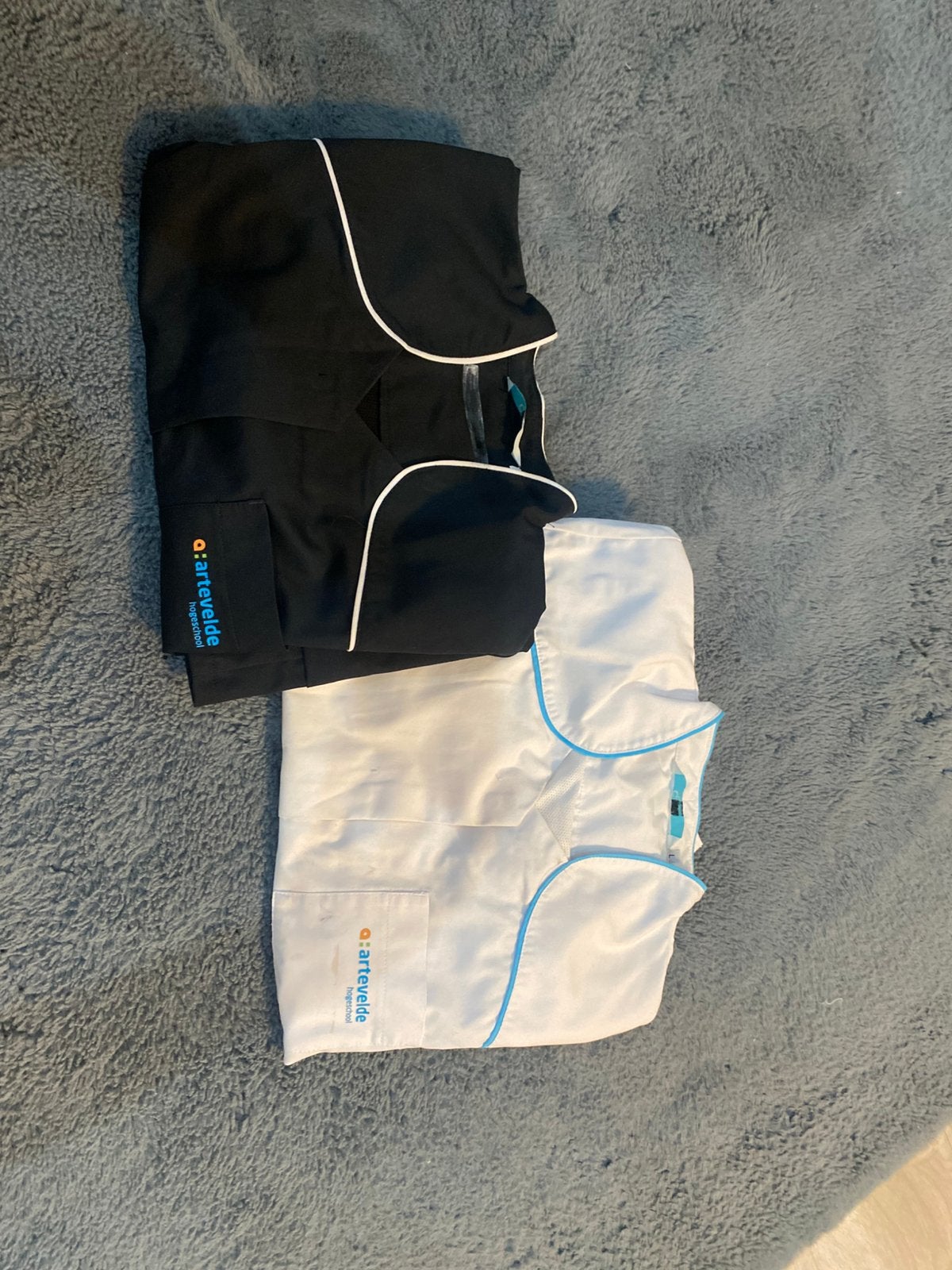 Zwart en wit short (maat L) met logo artevelde, Kleding | Dames, Ophalen, Gedragen