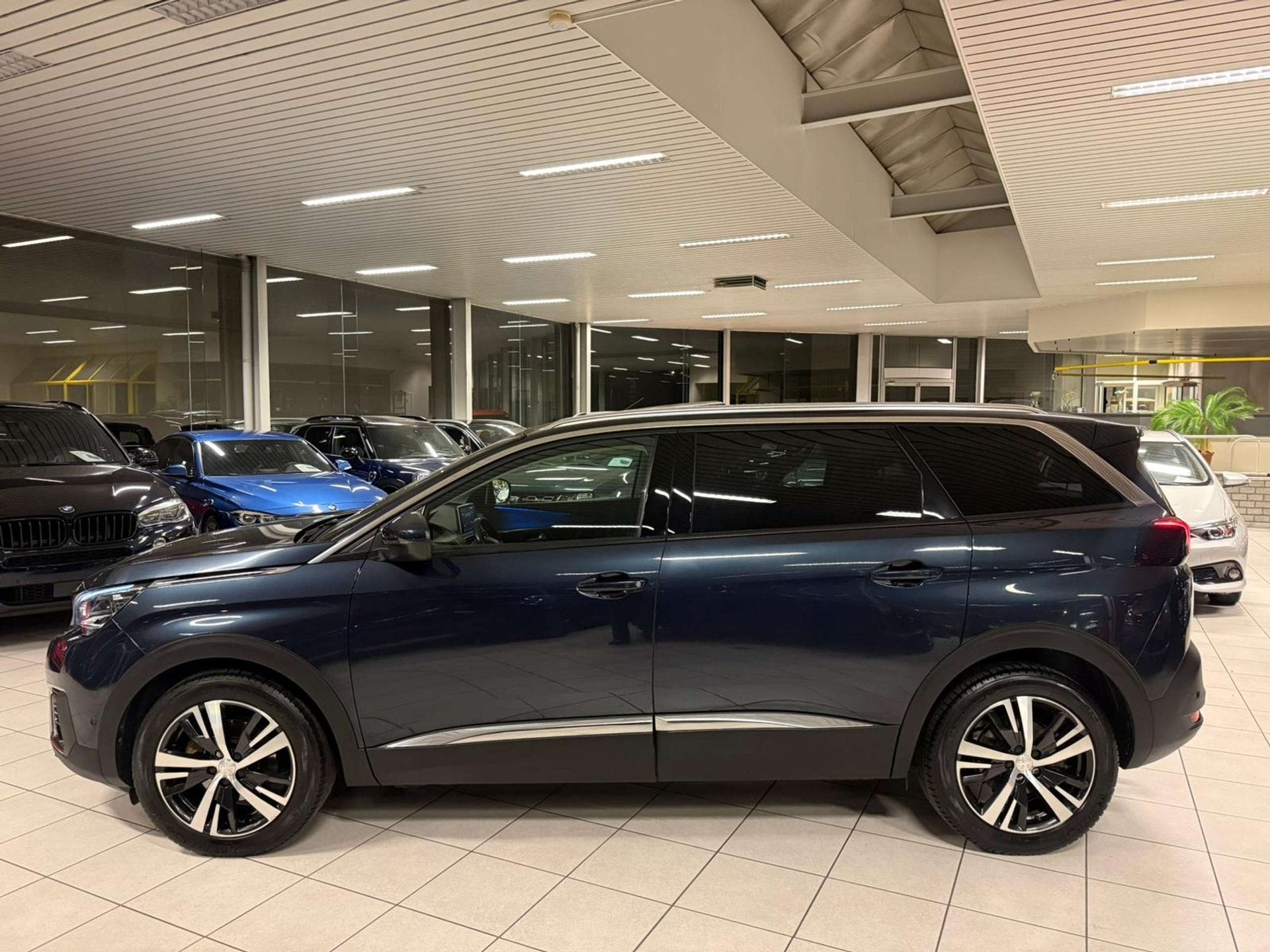 Peugeot 5008 5008 1.2i, Auto's, Dealer onderhouden, Gebruikt, Euro 6, Multifunctioneel stuurwiel
