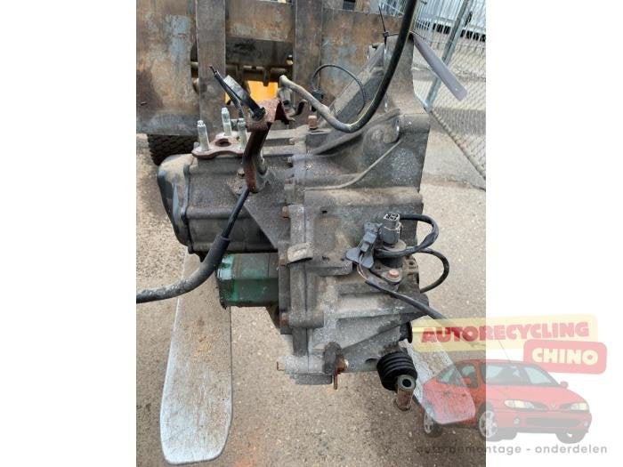 Versnellingsbak van een Mazda 323, Gebruikt, -, -, Ophalen of Verzenden