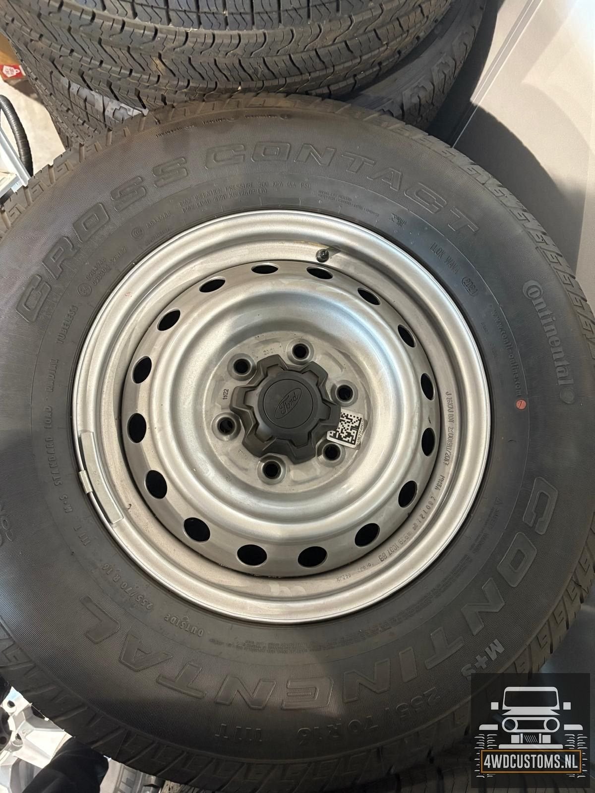 Banden en velgen set van 4   255/70/r16  ford ranger 2011-20, Auto-onderdelen, Banden en Velgen, Gebruikt, -, -, Banden en Velgen