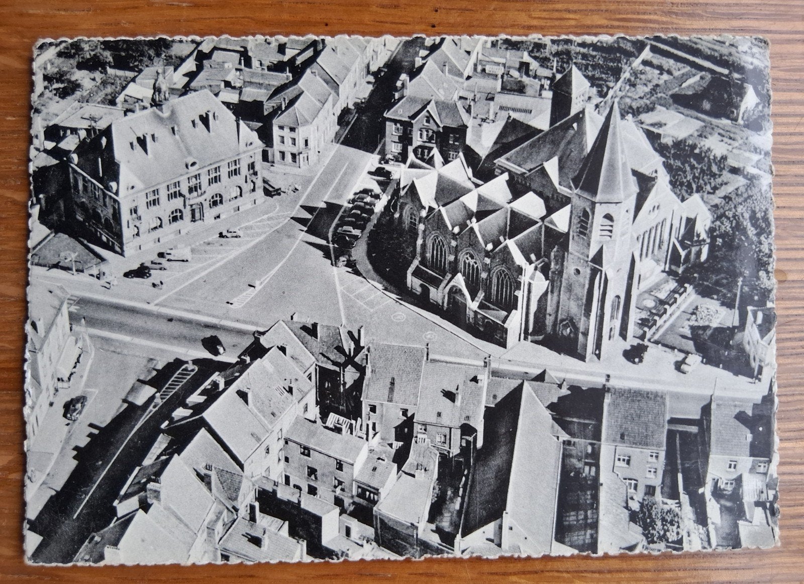 vintage Postkaart Luchtopname Gemeentehuis, Kerk Middelkerke, Ophalen of Verzenden