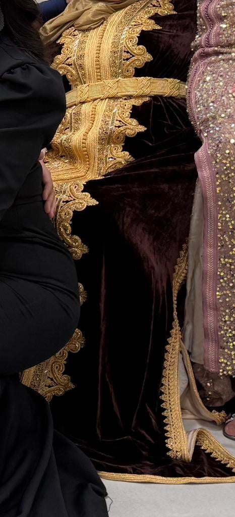 Magnifiques caftans en velours taille unique, Vêtements | Femmes, Habits de circonstance, Enlèvement ou Envoi, Comme neuf