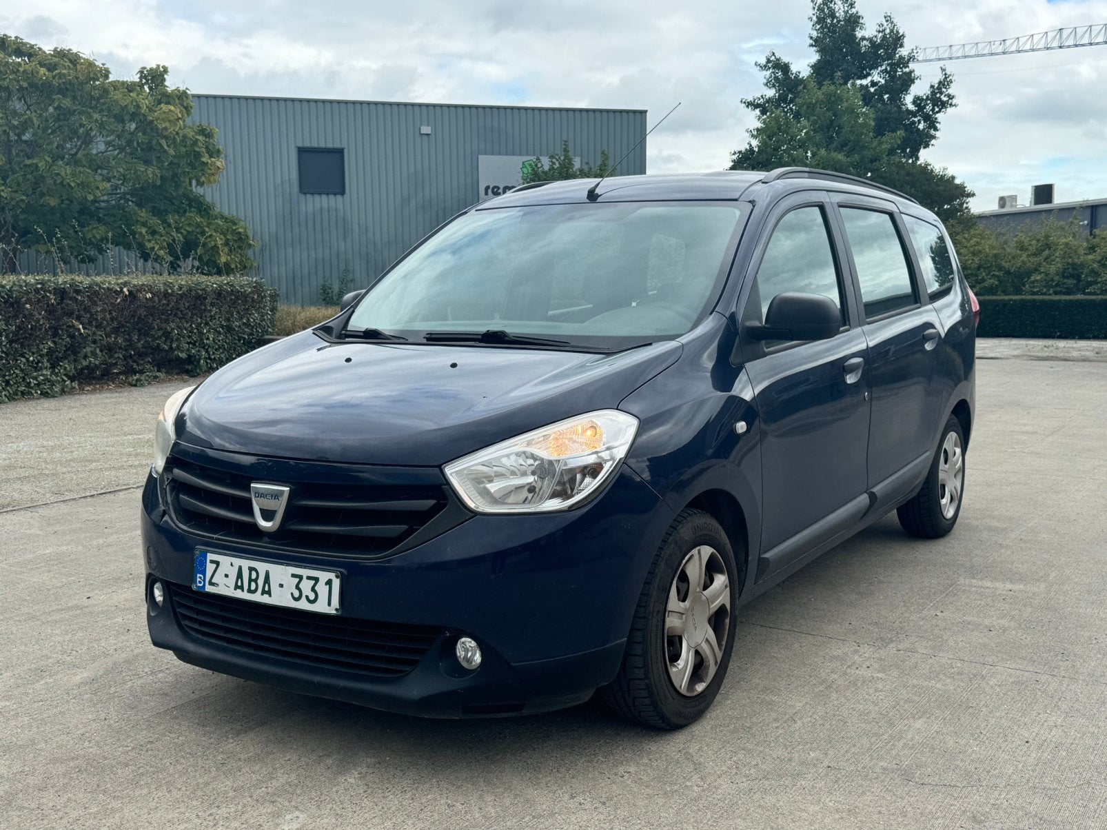Dacia Lodgy 1.2 benzine, 142.000 km, 10.2013, 7 zitplaatsen!, Voorwielaandrijving, Euro 5, Zwart, 4 cilinders