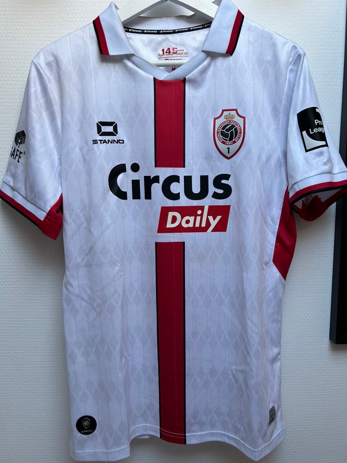Royal Antwerp fc Diawara 34, Verzamelen, Sportartikelen en Voetbal, Ophalen of Verzenden, Zo goed als nieuw, Shirt