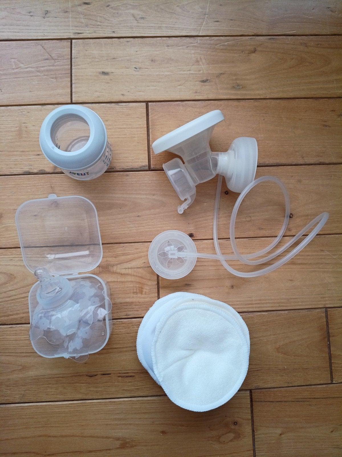 A donner - accessoires allaitement tire lait, Enfants & Bébés, Enlèvement, Comme neuf