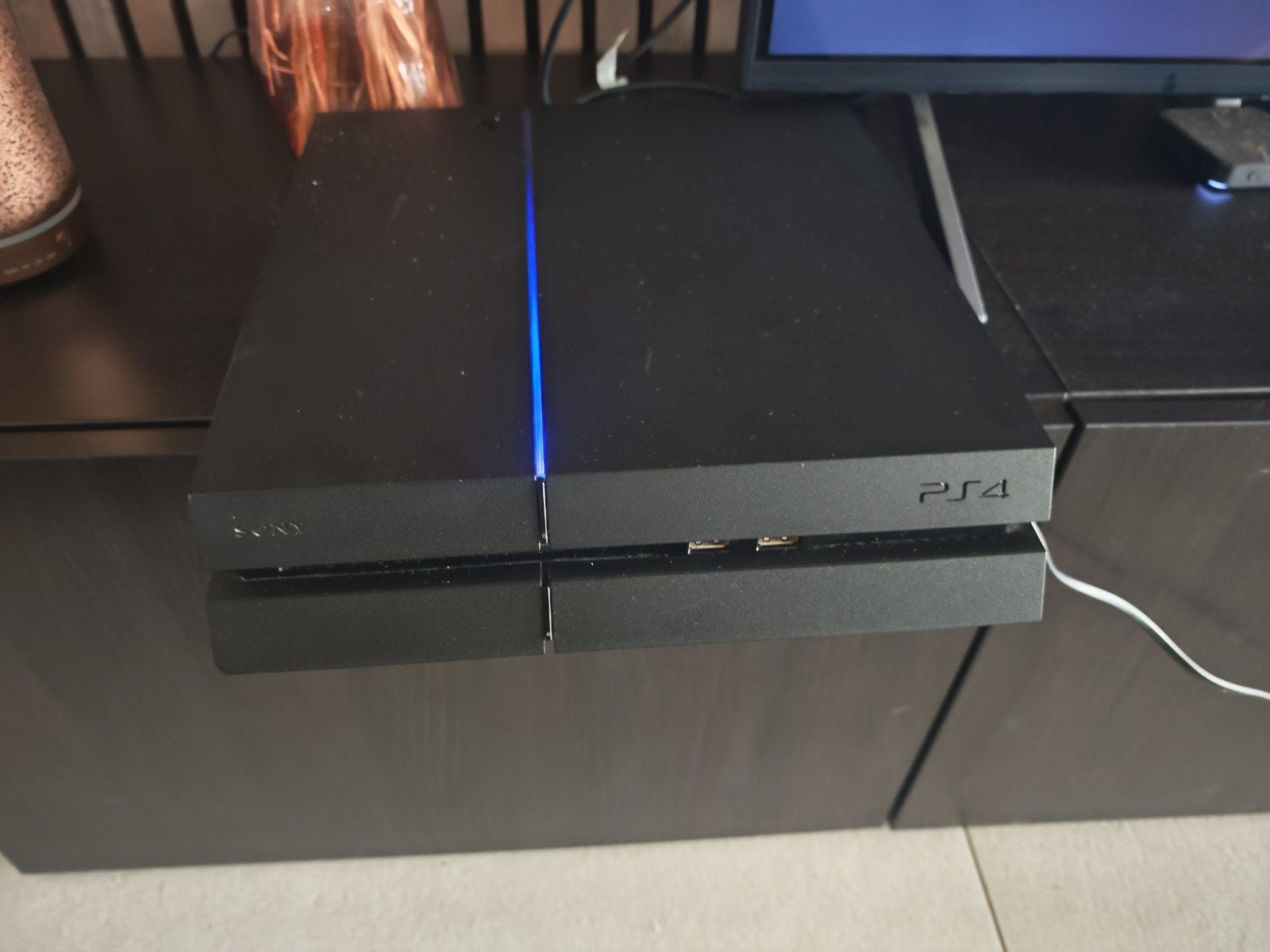 Playstation 4+ game + 2 controllers, Games en Spelcomputers, Ophalen of Verzenden