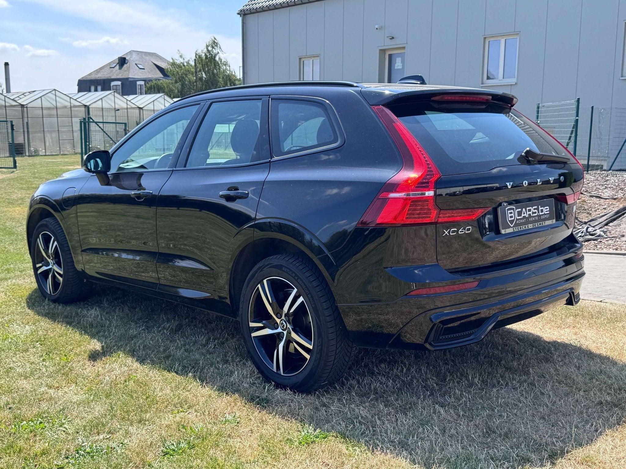 Volvo XC60 XC60 2.0 T6 PHEV AWD R-Design full option TVA REC, Auto's, Volvo, Automaat, 4 cilinders, 2203 kg, Zwart