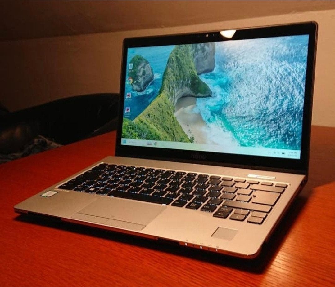 Fujitsu Lifebook S936, FUJITSU LIFEBOOK, 2 tot 3 Ghz, Qwerty, 8 GB