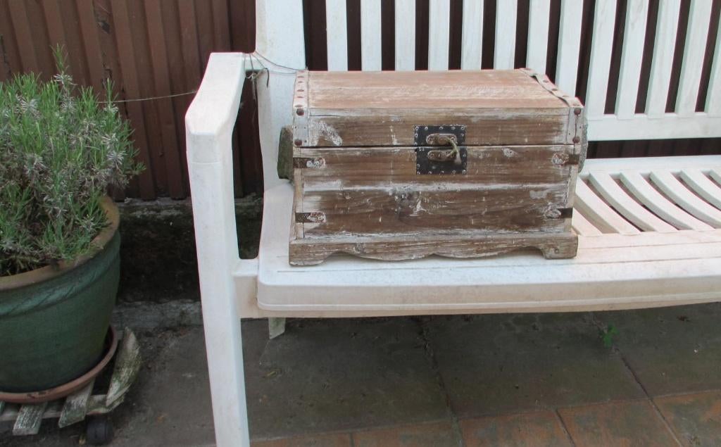 Oude houten kist of koffer, Antiek en Kunst, Ophalen