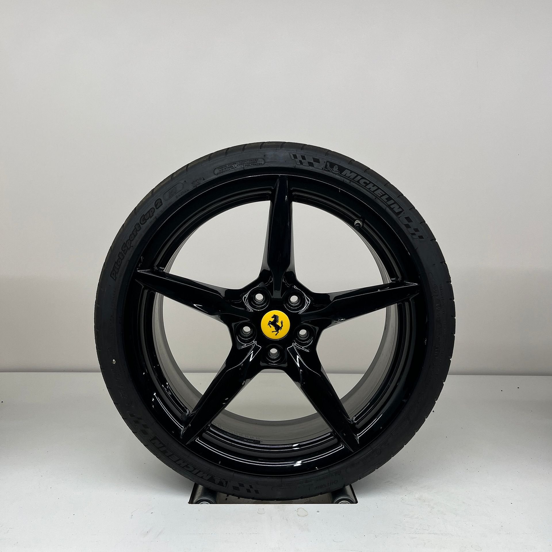 Ferrari F8 - 20 inch - zomerbanden, Auto-onderdelen, Banden en Velgen, Ophalen of Verzenden, Personenwagen, 20 inch