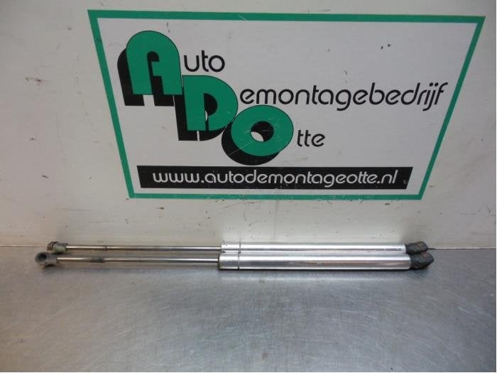 Kit amortisseur gaz hayon d'un Volkswagen Golf (Golf 97-), Volkswagen, -, Utilisé, -