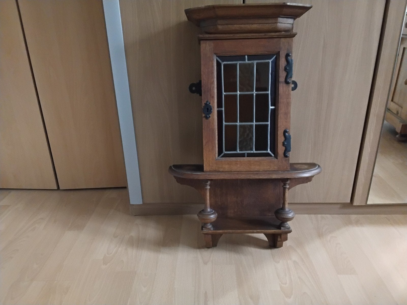 Hangkastje masief eik  78 hoog 36 breed 16 diep, Ophalen