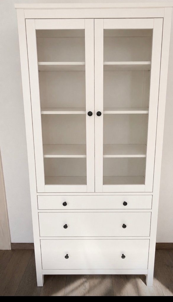 Vitrine kast hemnes, Ophalen, Gebruikt, Met deur(en), 50 tot 100 cm