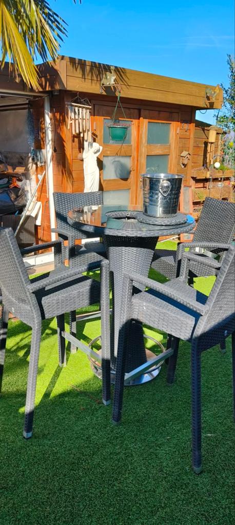 Party tafelset met 4 stoelen en ingebouwde ijsemmer, Ophalen