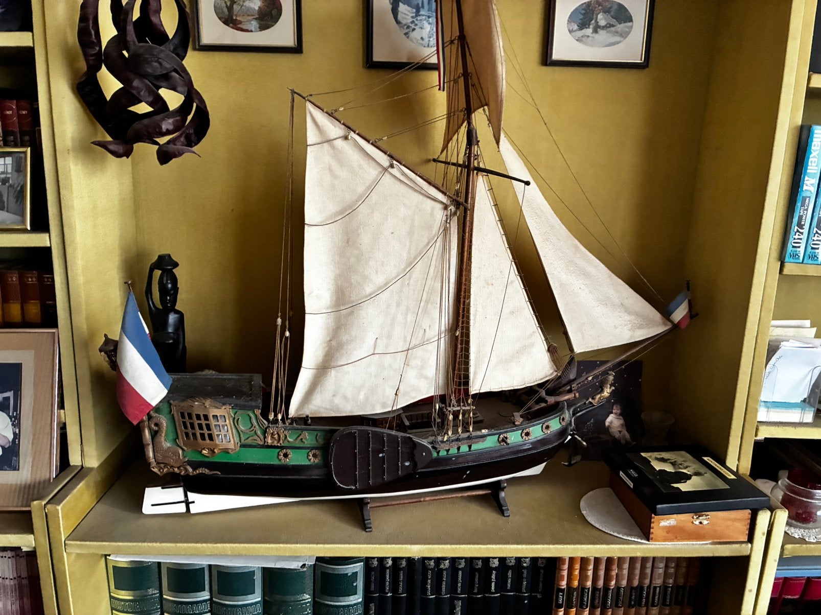 Grote vintage houten maquette van klassiek zeilschip, Ophalen, Gebruikt