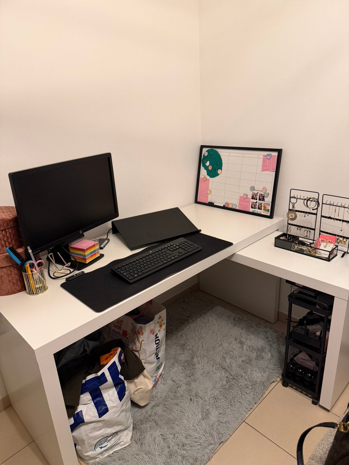 Hoekbureau met uittrekbaar blad, Huis en Inrichting, Ophalen, 65 cm, Hoekbureau, Zo goed als nieuw