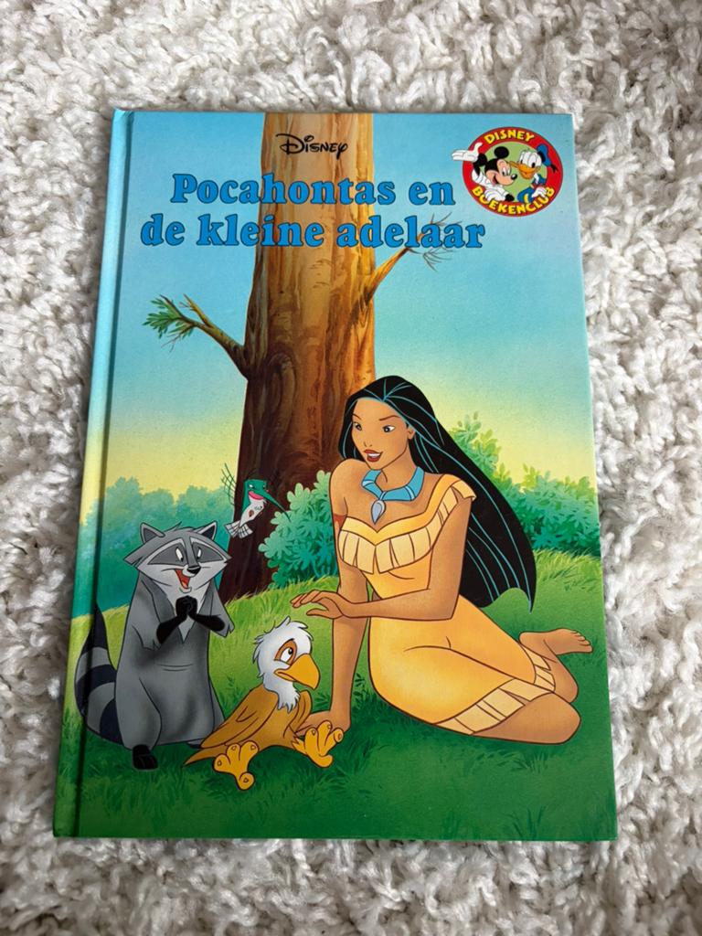 Disney boekenclub - Pocahontas en de kleine adelaar, Boeken, Ophalen of Verzenden, Gelezen, Jongen of Meisje, Fictie algemeen