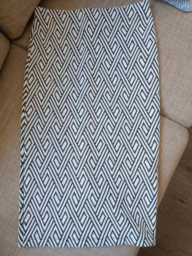 Jupe crayon bleu marine et blanche Zara – S/36, Vêtements | Femmes, Jupes, Enlèvement ou Envoi, Comme neuf, Taille 36 (S), Multicolore