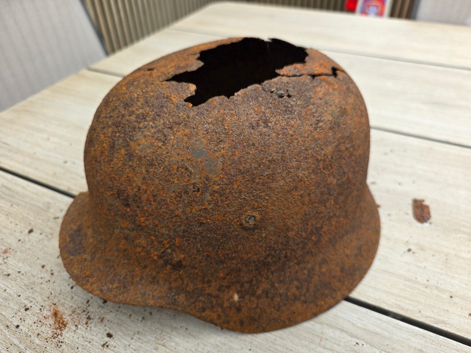 Duitse Helm WW2 Militaria Battle Damage, Ophalen