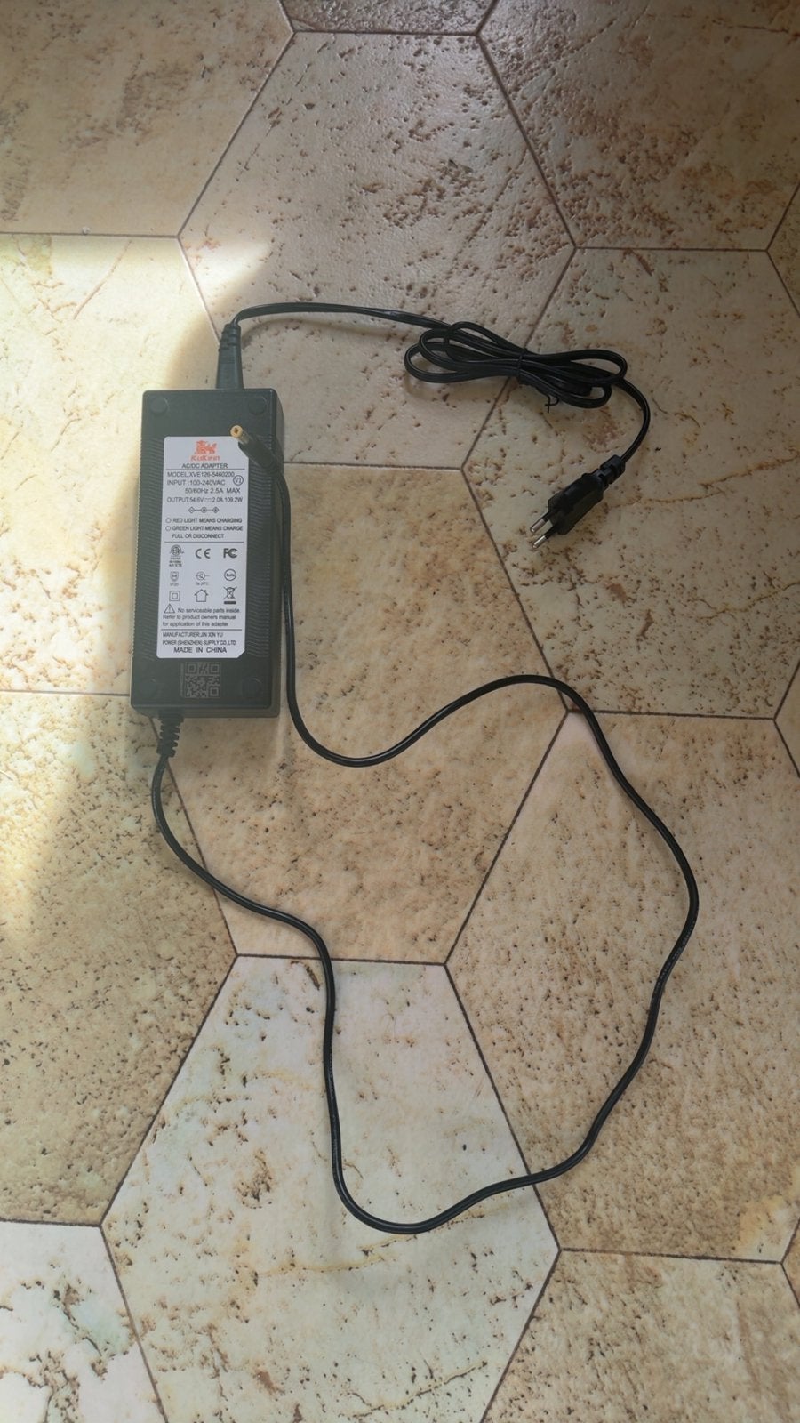 Kukrin g2 lader, Fietsen en Brommers, Zo goed als nieuw