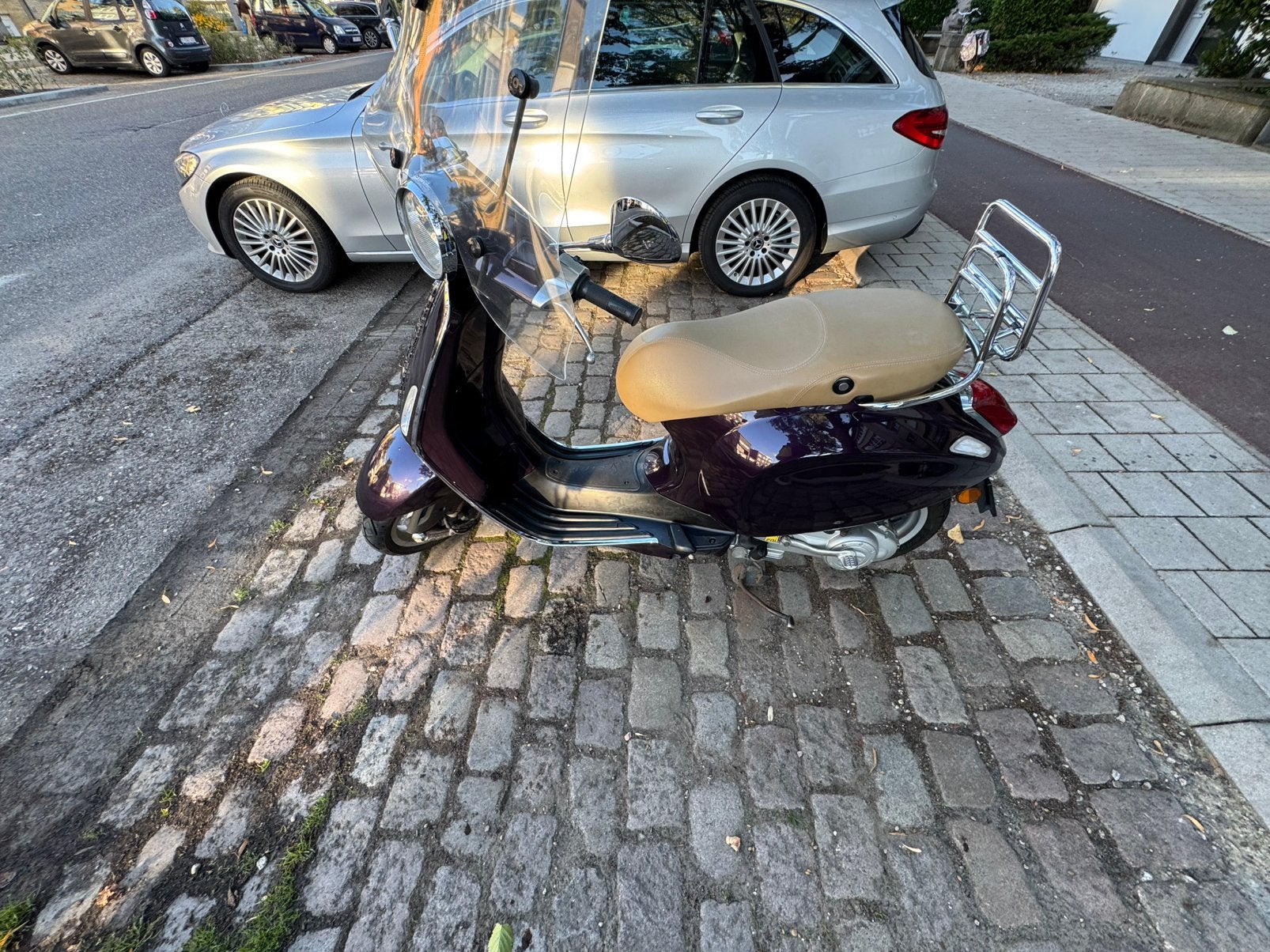 Vespa primavera, Fietsen en Brommers, Ophalen, Zo goed als nieuw, Klasse B (45 km/u)