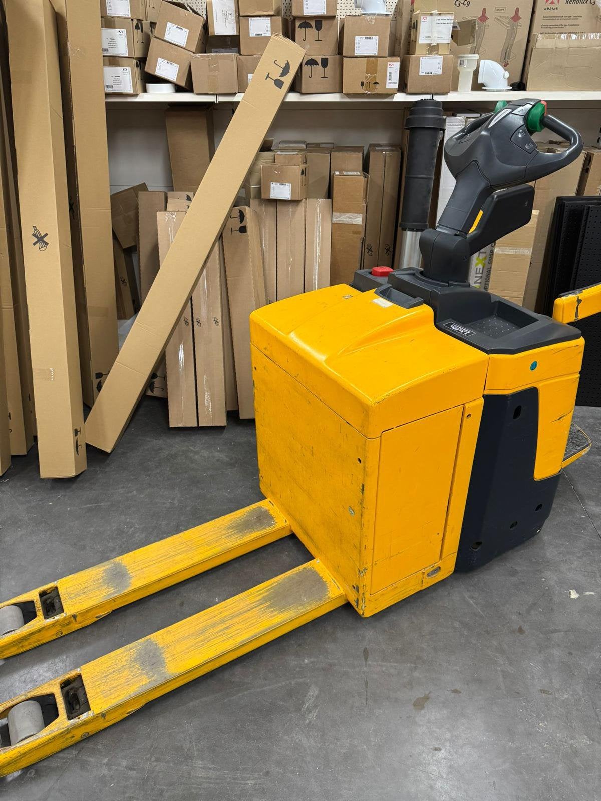 Jungheinrich pallettruck van 2500 kg, Ophalen, Zo goed als nieuw
