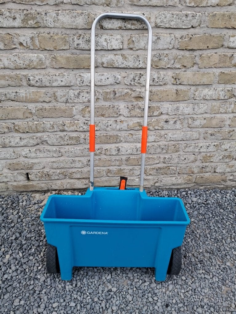 Gardena Strooiwagen, Ophalen