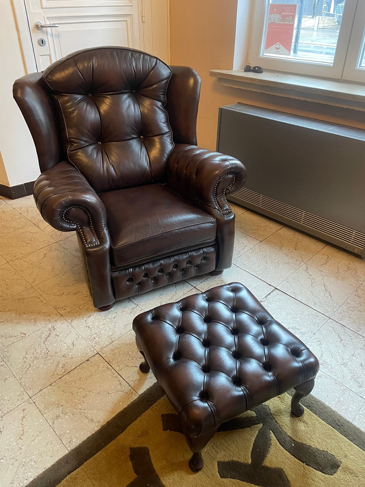 Springvale Chesterfield Suzanne stoel + Small Queen Anne, Ophalen, Zo goed als nieuw