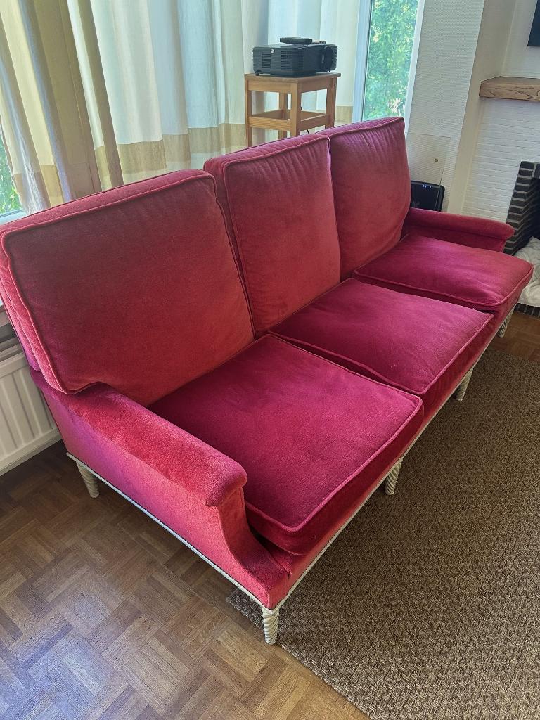 Unieke vintage fluwelen zetel – statement piece, Huis en Inrichting, Zetels | Zetels, Zo goed als nieuw, Rechte bank, Driepersoons