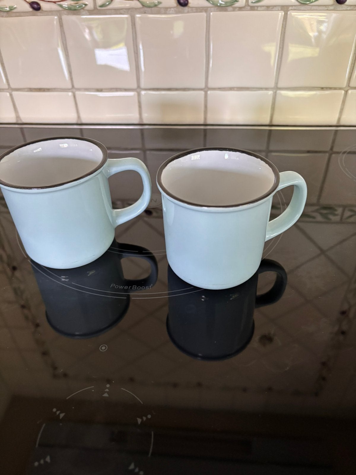 3 soepkommen, roomstelletje, 2 mokken, Huis en Inrichting, Keuken | Servies, Ophalen, Zo goed als nieuw, Kom(men), Overige stijlen