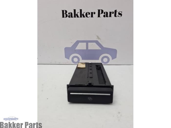 Porte-gobelet d'un Audi A3, -, -, 3 mois de garantie, Audi