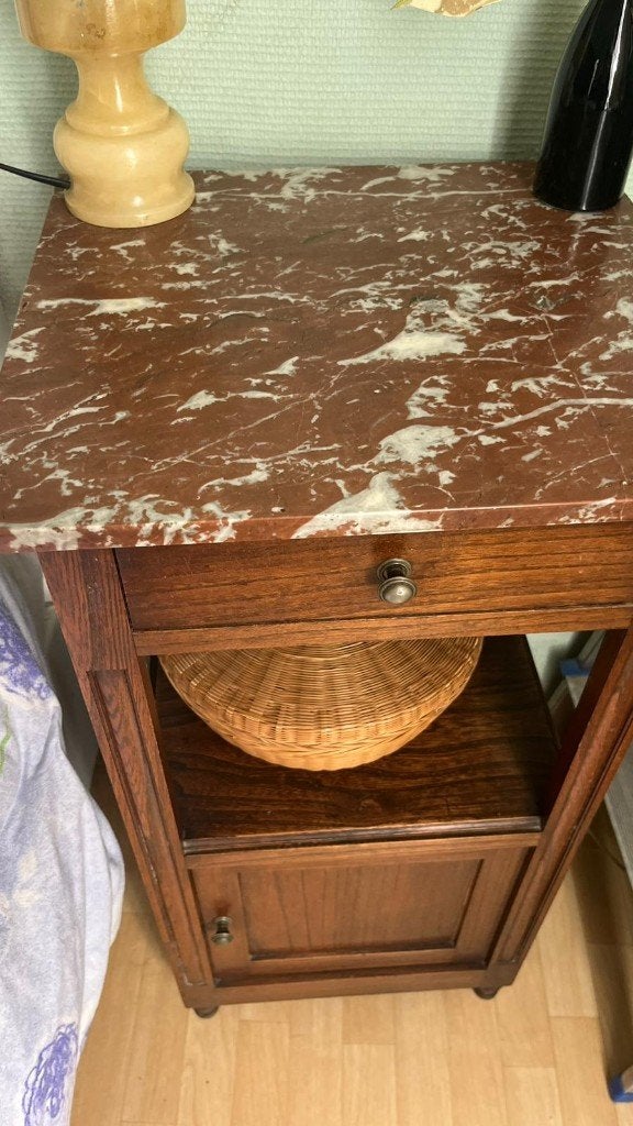 Table de chevet ancienne en bois avec dessus en marbre, Maison & Meubles, Enlèvement