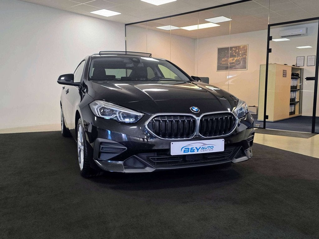 BMW 2 Serie 218 Gran Coupé 218iA Panodak - Carplay, Auto's, 4 deurs, Stof, Gebruikt, Skiluik