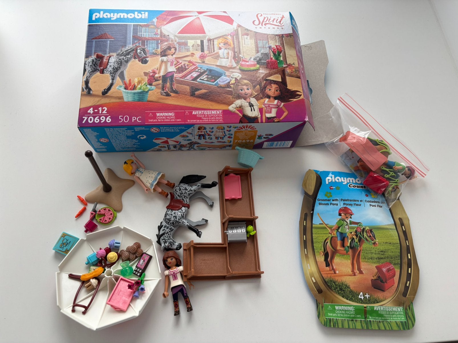 Playmobil paarden 70696 + extratje, Ophalen, Zo goed als nieuw