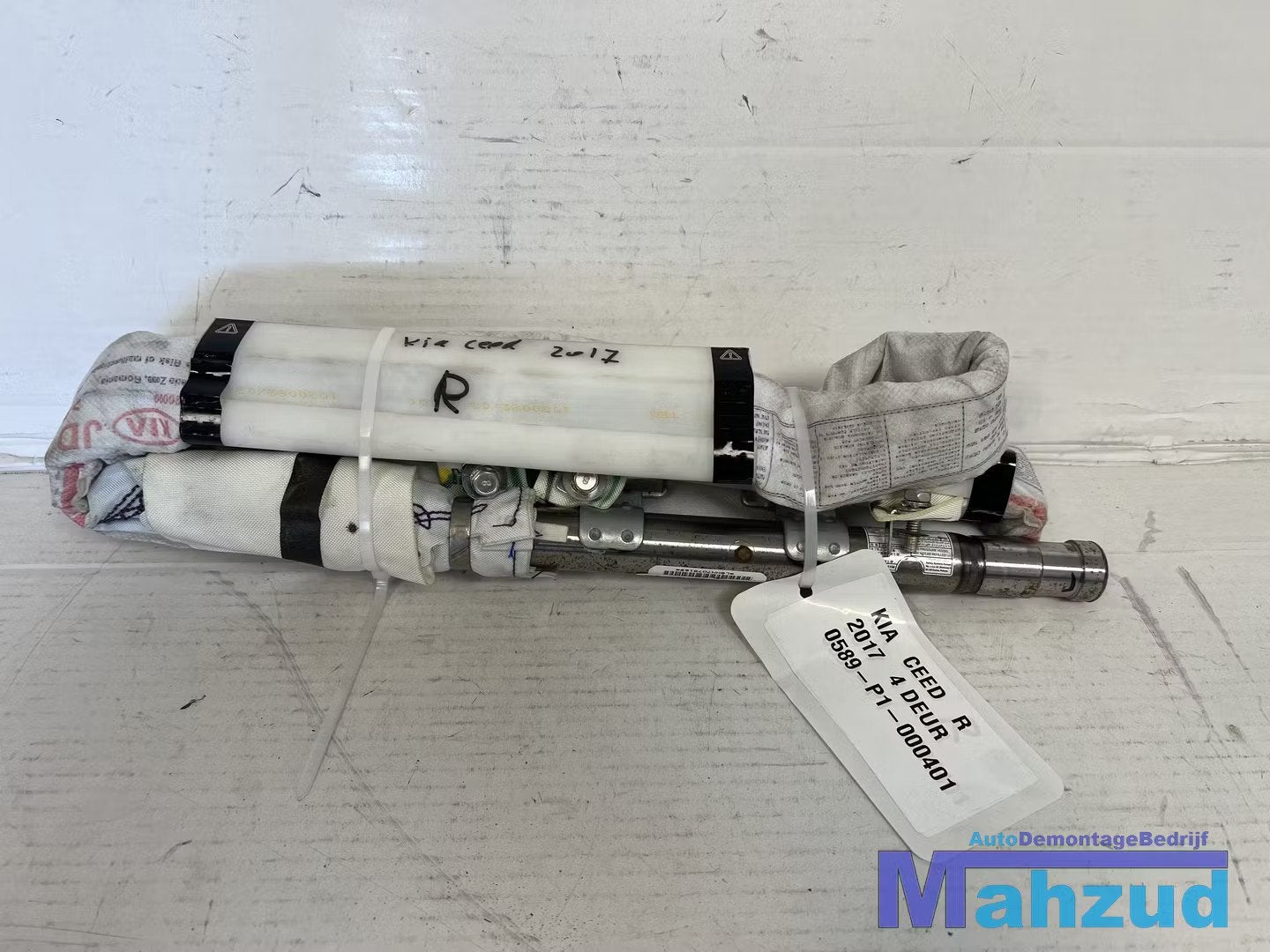 KIA CEE'D Hatchback links rechts dak hemel airbag 2012-2018, Heolleung-ro 12
06797  Seoul, Info@kia.com, Kia Corporation, Gebruikt