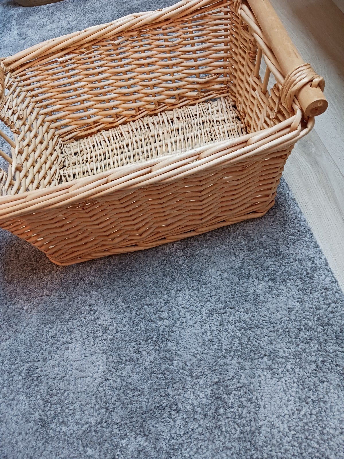 Nieuwe rieten mand te koop., Huis en Inrichting, Ophalen, Gevlochten, Mand, Nieuw