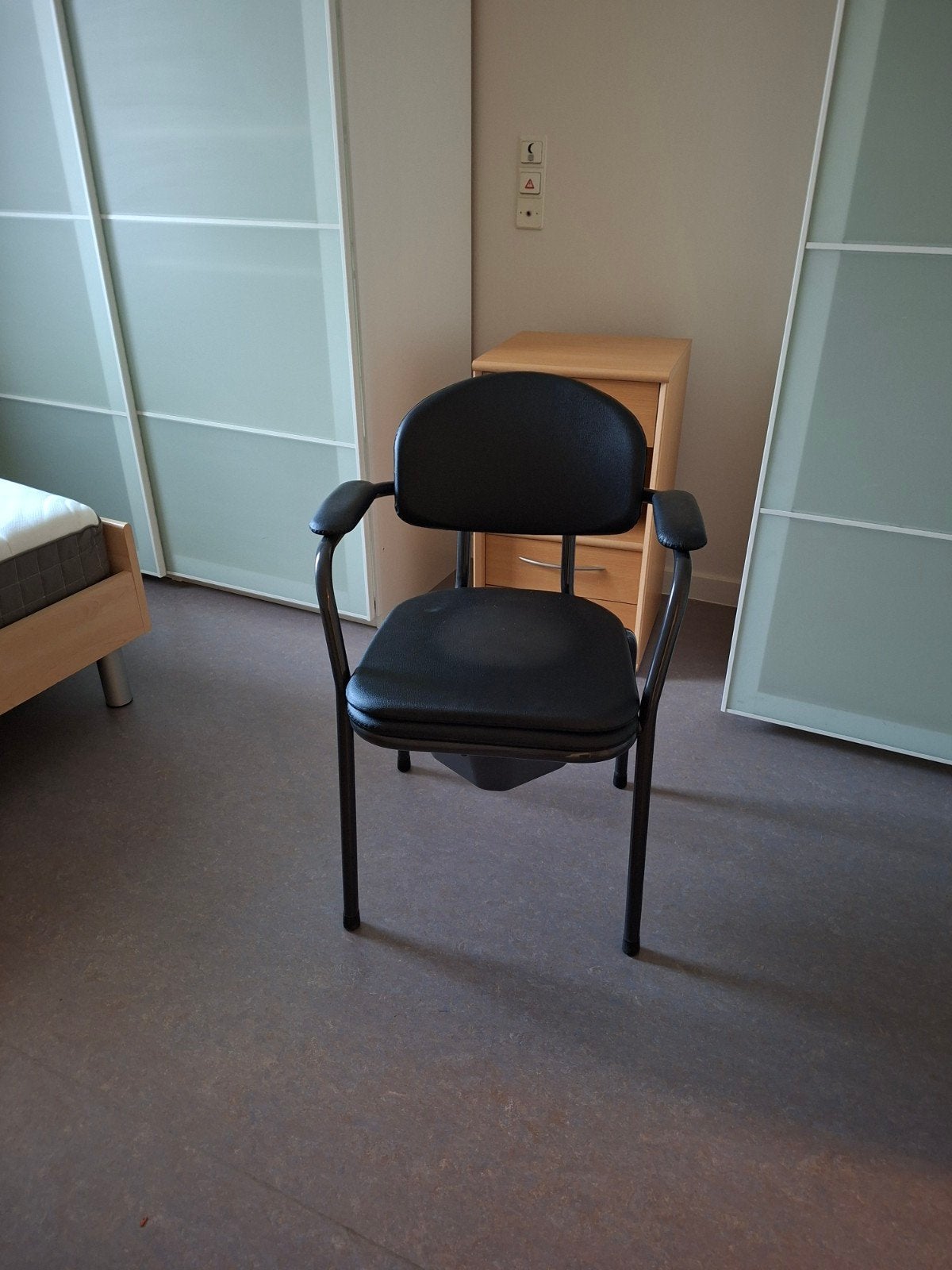 toiletstoel gratis af te halen, Huis en Inrichting, Ophalen, Zo goed als nieuw