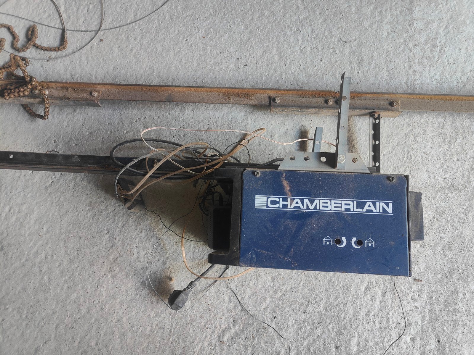 Chamberlain garagepoortmotor, Doe-het-zelf en Bouw, Ophalen