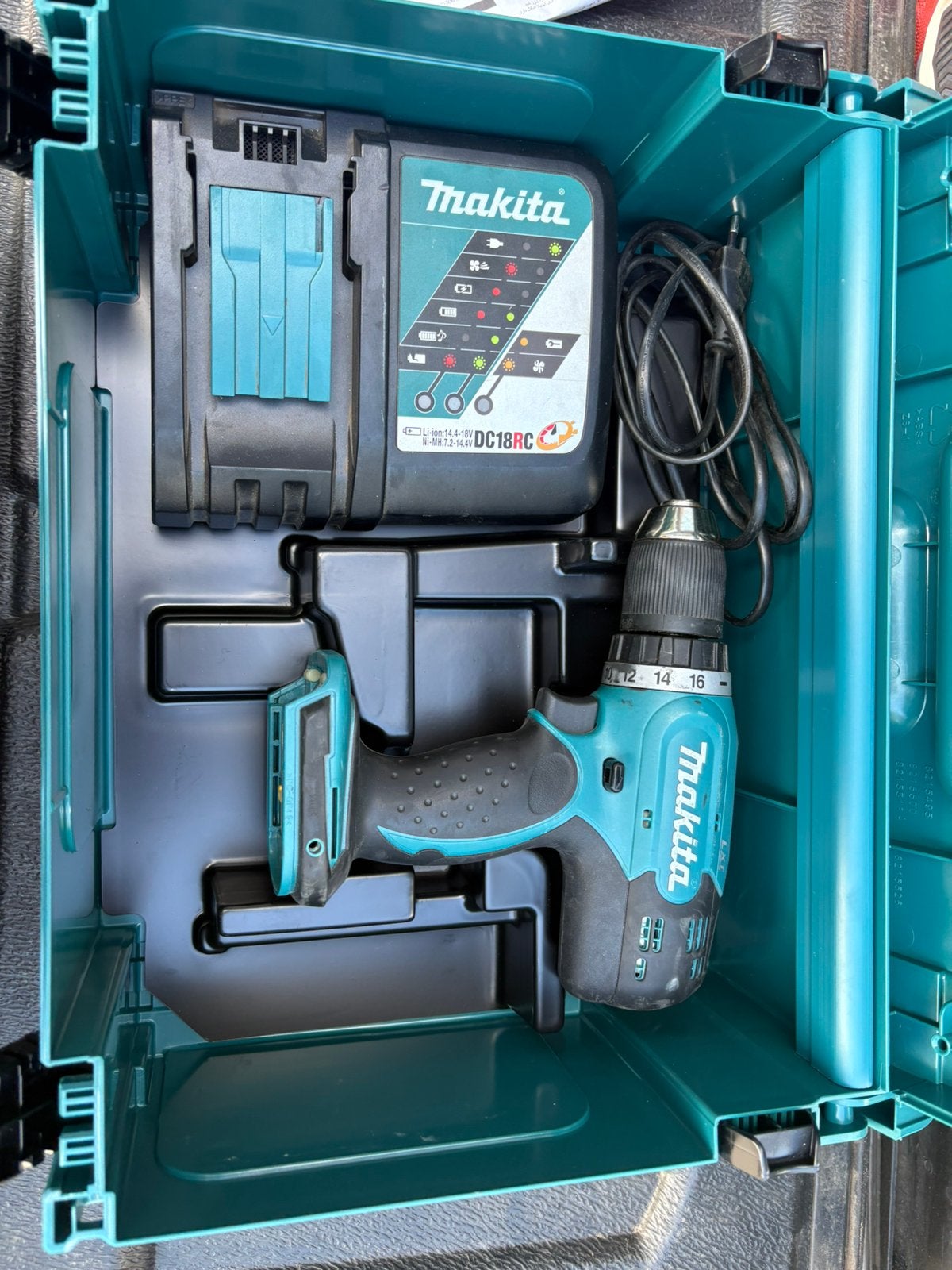 Perceuse sans fil Makita 18Vchargeur rapide DC18RC + étui, Bricolage & Construction, Outillage | Foreuses, Enlèvement ou Envoi
