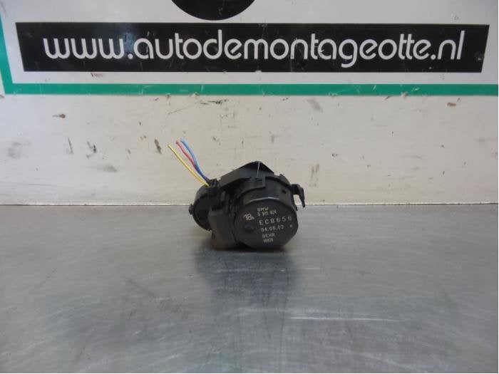 Clapet chauffage moteur d'un BMW 7-Serie (7-Serie 02-), -, 3 mois de garantie, Utilisé, -