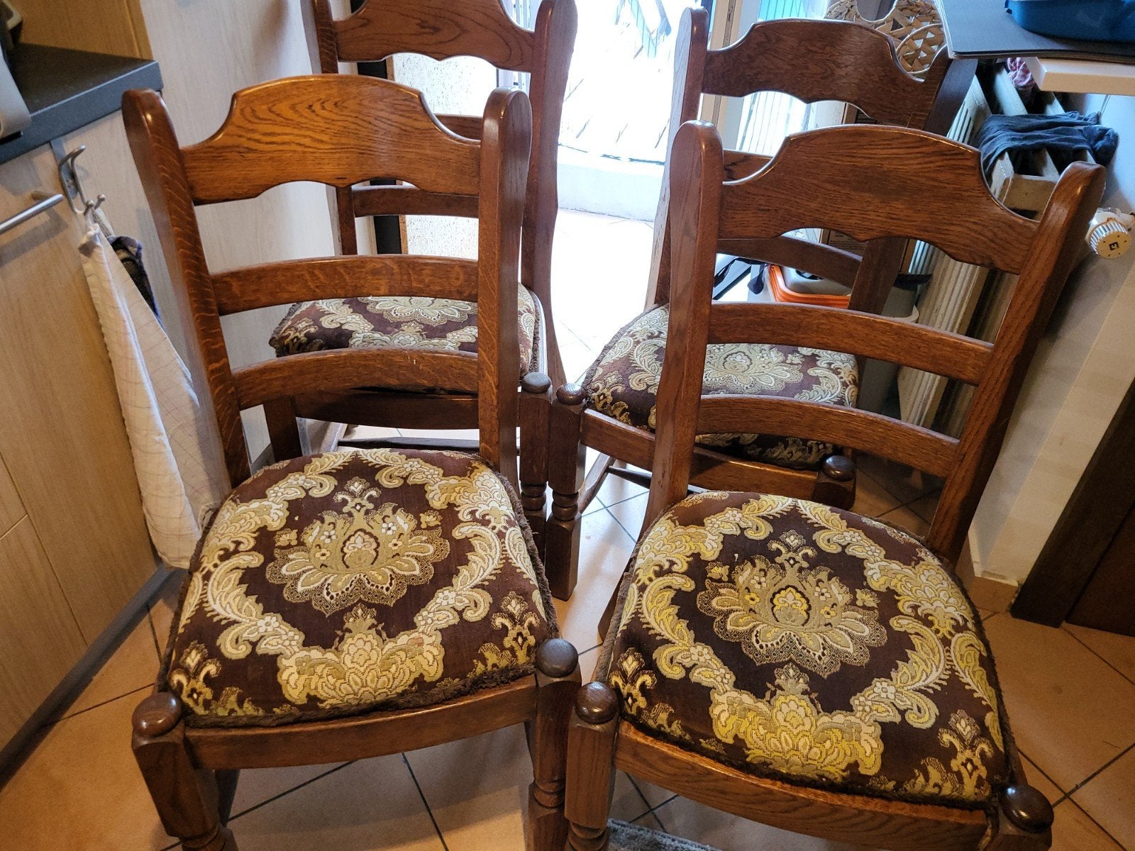 4 massieve donker eiken eetkamer stoelen, Antiek en Kunst, Ophalen