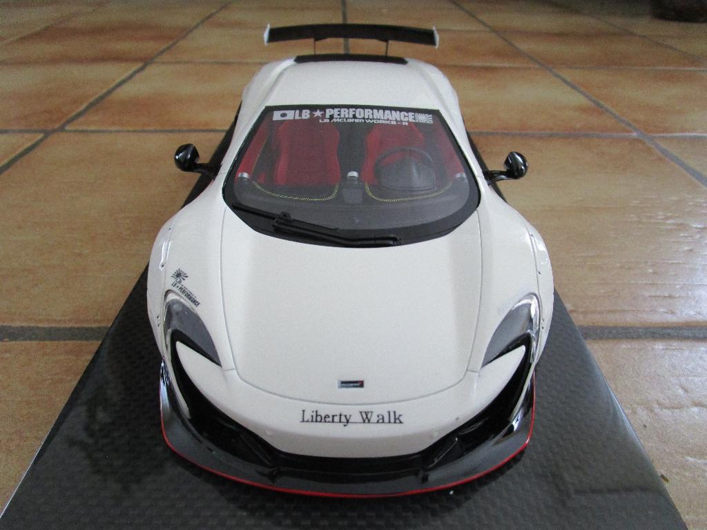 j's models 1:18 mclaren 720s liberty walk, Enlèvement ou Envoi, Comme neuf, Voiture, Autres marques