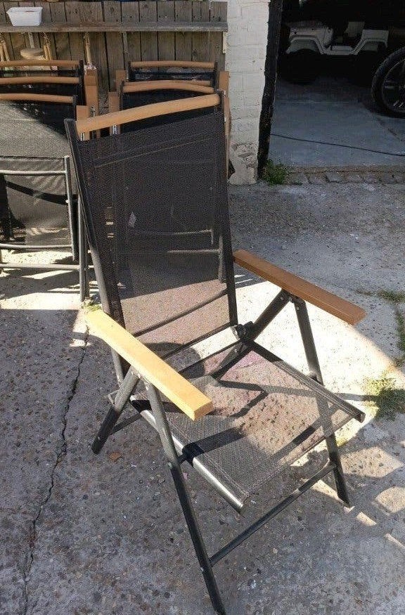8 verstelbare tuinstoelen, Ophalen