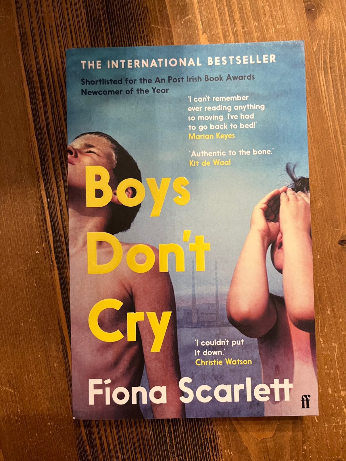 Boys don’t cry - Fiona Scarlett, Livres, Enlèvement ou Envoi, Comme neuf, Fiction