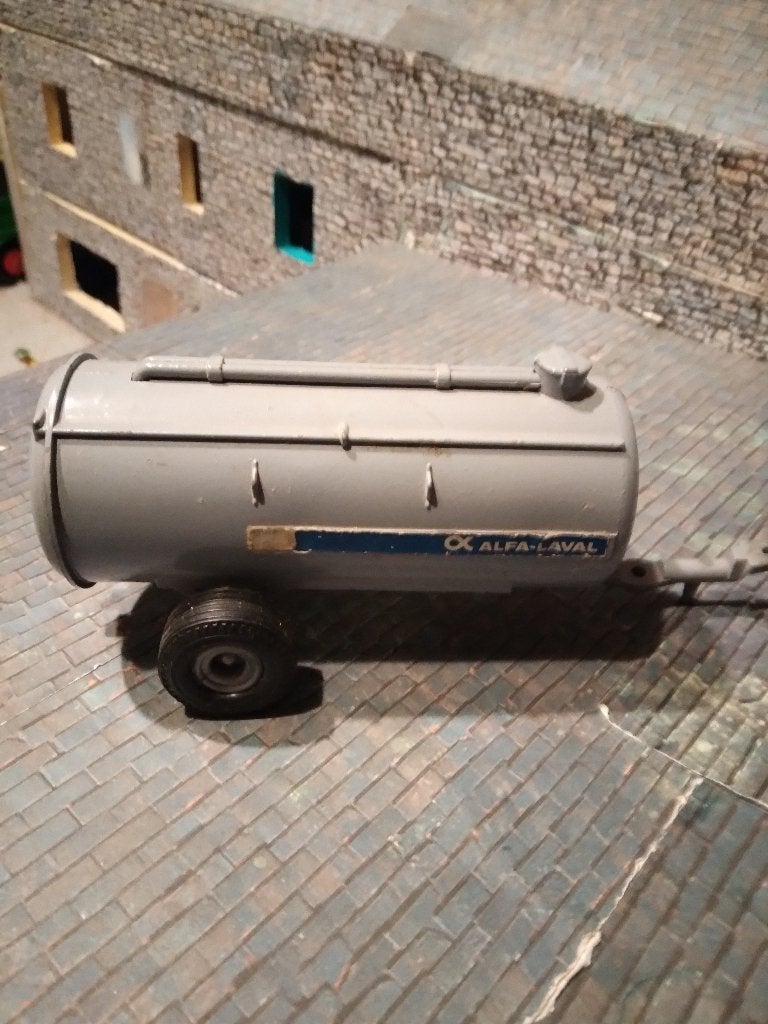 Tonne à lisier Alfa-Laval Britains épave, Hobby & Loisirs créatifs, Voitures miniatures | 1:32, Enlèvement ou Envoi, Utilisé, Tracteur et Agriculture