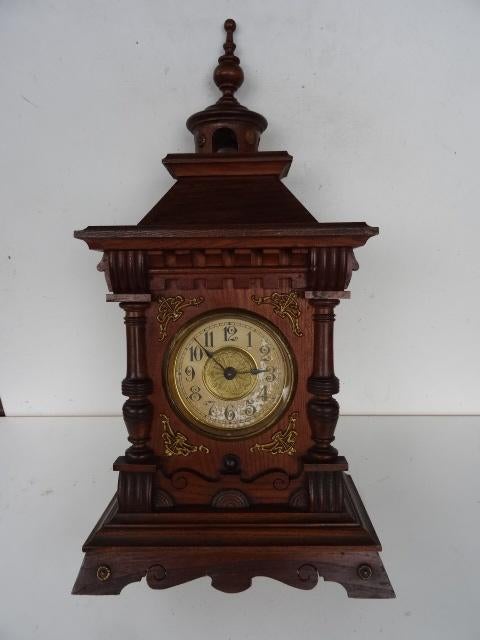 Oude wekker uit de jaren 20 - hout - hoogte: 46 cm, Antiek en Kunst, Ophalen of Verzenden
