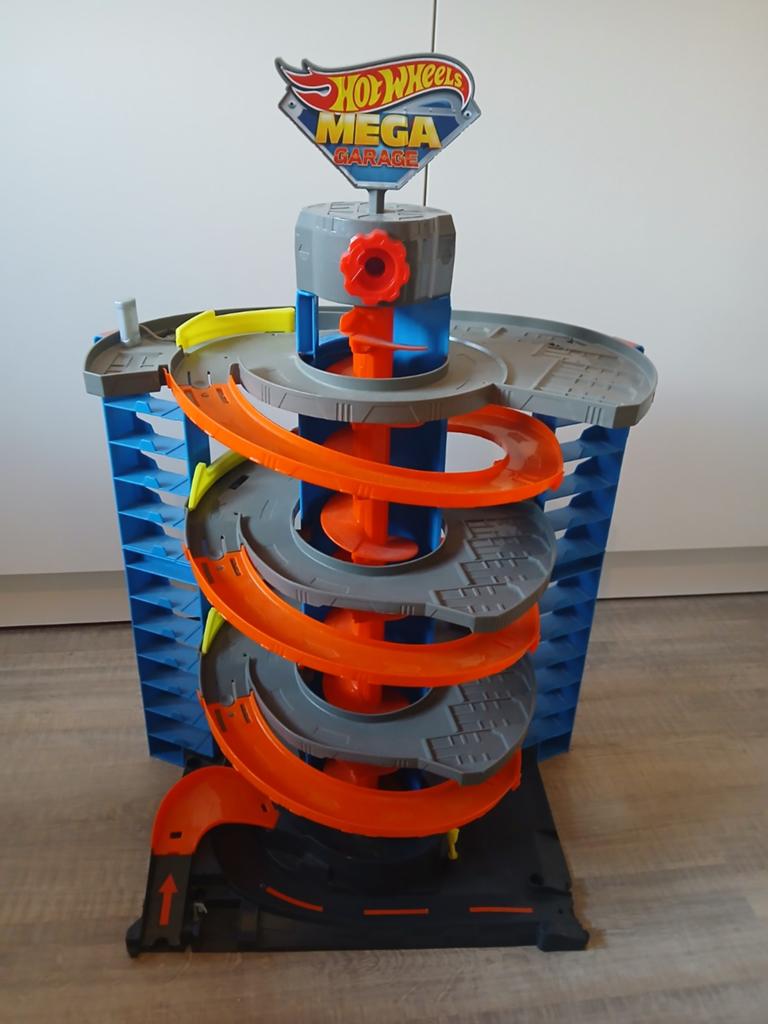Hotwheel mega garage, Ophalen